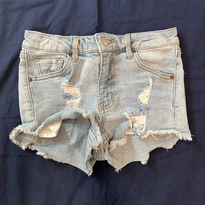 RSQ mid rise light wash jean shorts.